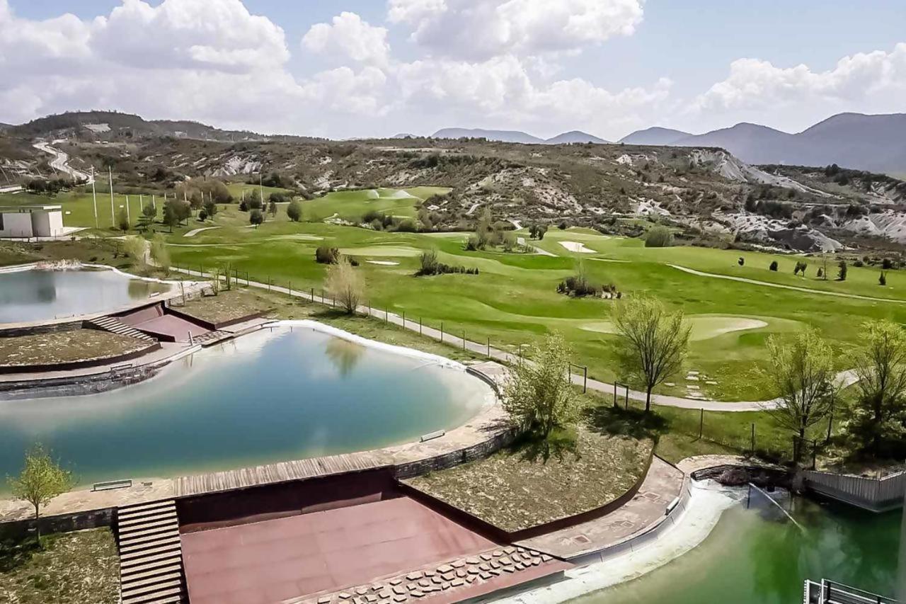 Precioso Apartamento Campo Golf Huesca Dış mekan fotoğraf